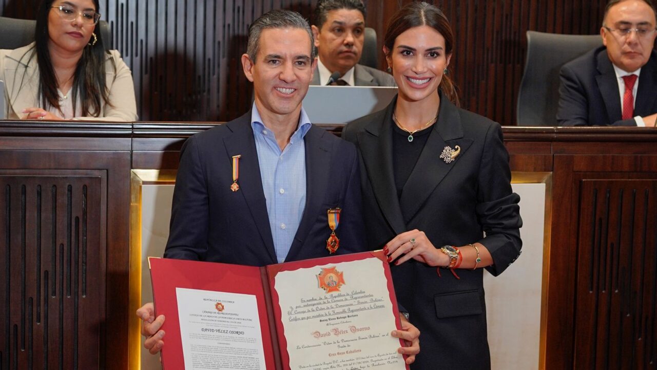 Cámara de Representantes condecoró con la Orden de la Democracia a David Vélez creador del Nubank