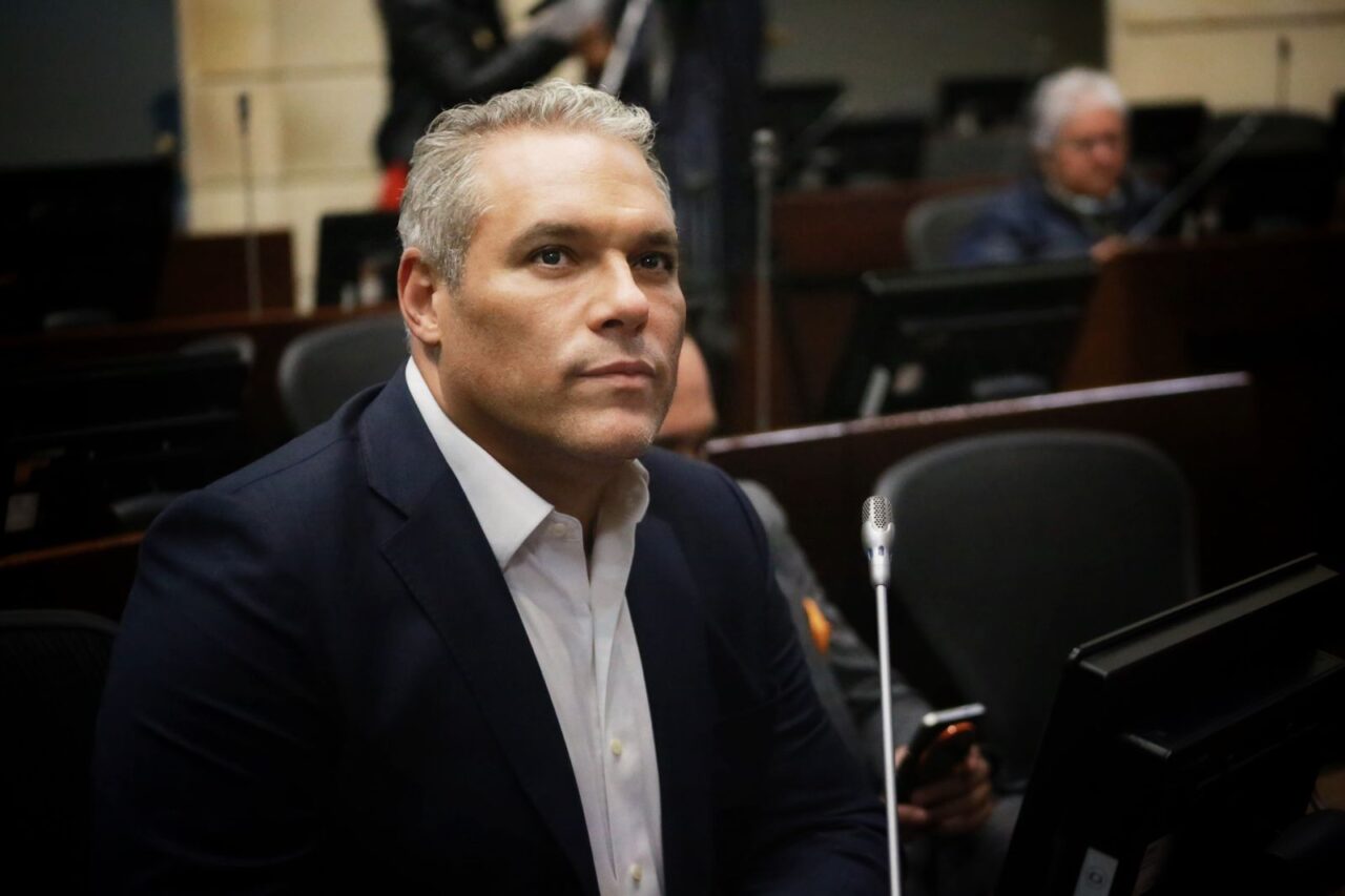 “Crisis por desabastecimiento de combustible es por falta de regulación y planeación”: Senador Name Cardozo