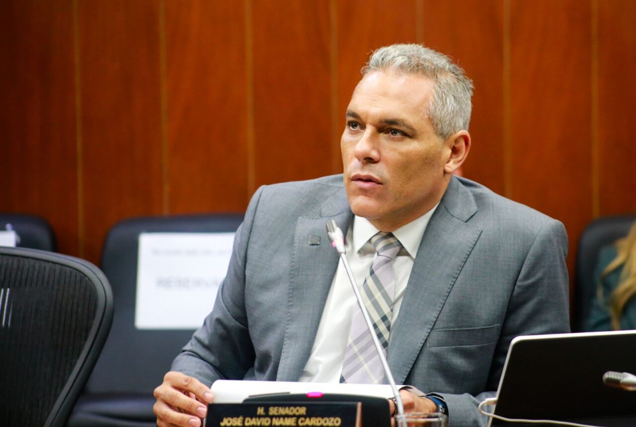 «Ricardo Roa se burla de los colombianos, al no dar la cara en el Congreso»: Senador José David Name Cardozo